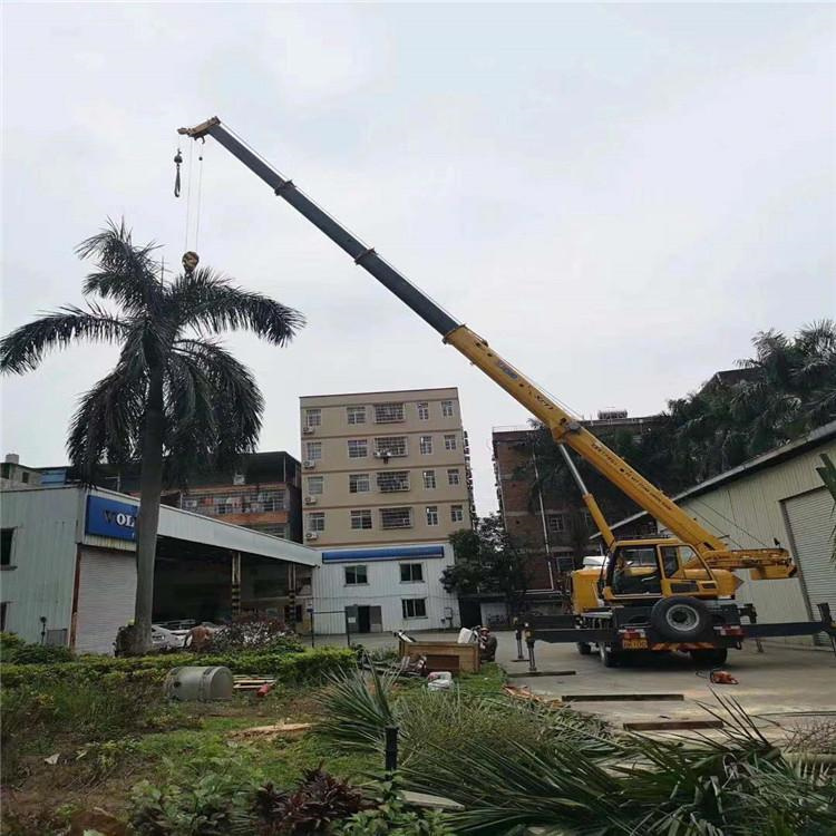 东方12吨吊车出租一天的收费标准是什么