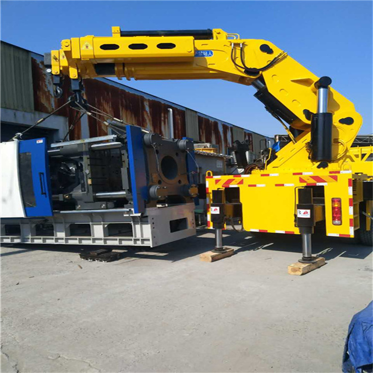 东方 大吨位折臂吊出租费用解析：一小时租赁多少钱