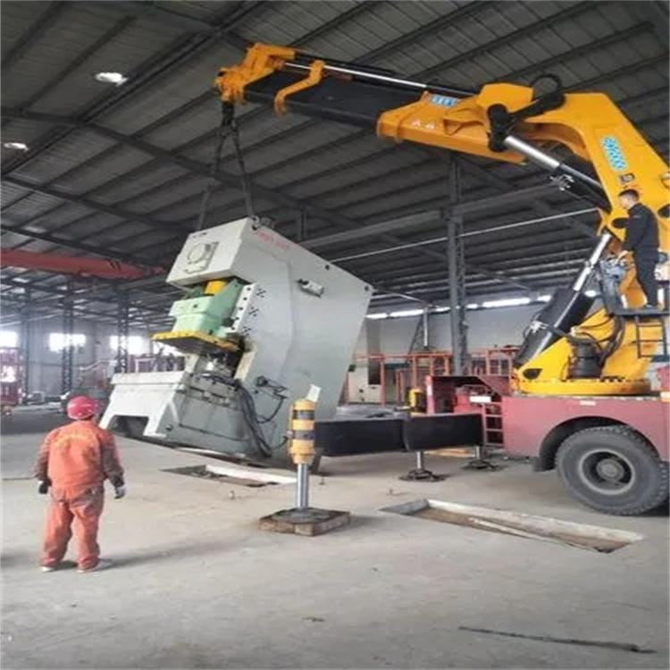 东方80吨折臂吊车出租附近电话