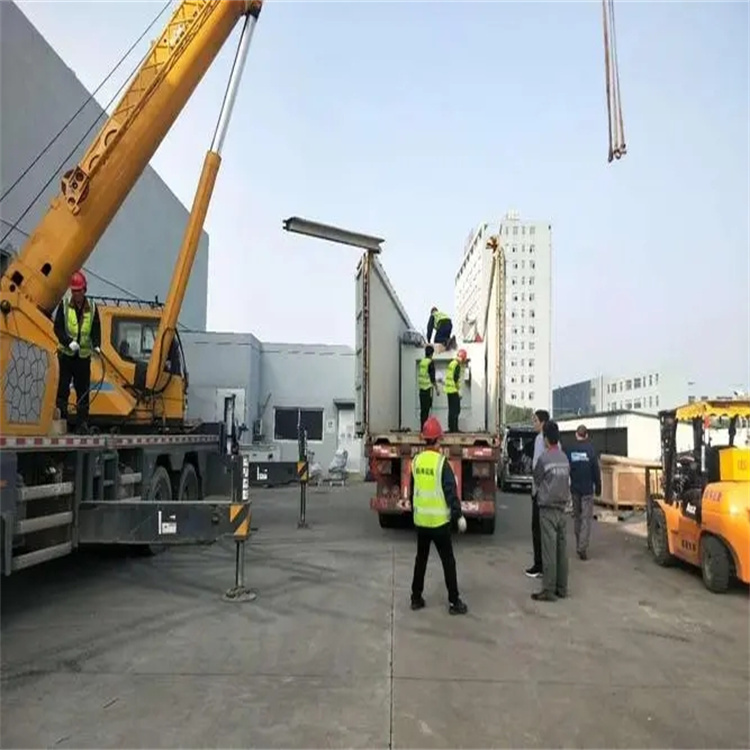 东方如何找到附近的吊车救援服务